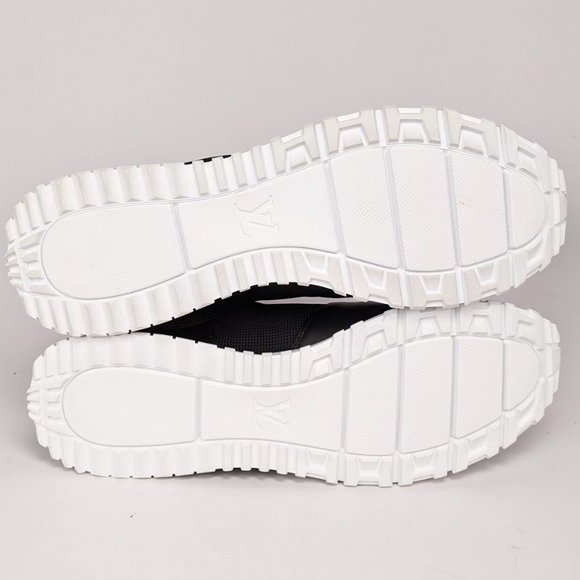 SOLD Louis Vuitton Men's Run Away Eclipse - Picture 8 of 8